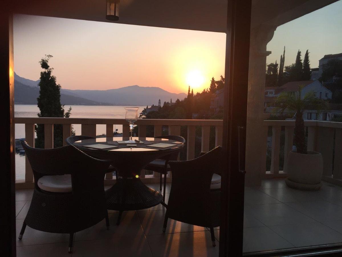 Villa Jade Apartments Front Row Sea View - Walk To Korcula Old Town Medvinjak Exterior foto